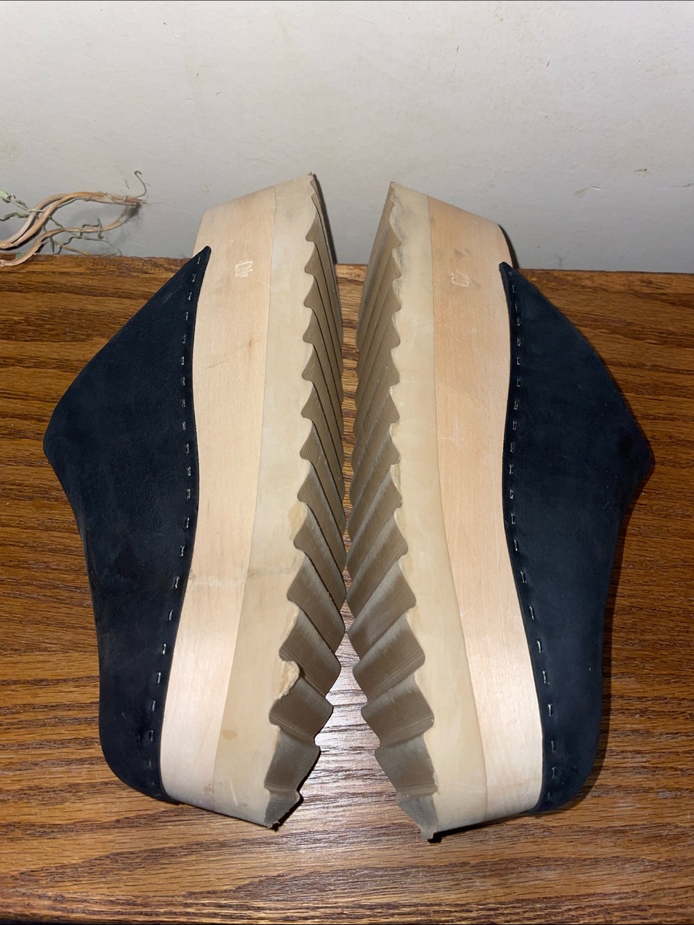 Bryr Black Platform Clogs with Cream Sole - Picture 7 of 9
